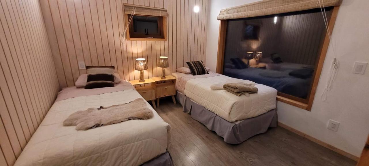 Cabana En Laguna Azul Patagonia Bagual Villa Torres del Paine National Park Buitenkant foto