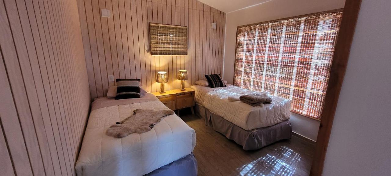 Cabana En Laguna Azul Patagonia Bagual Villa Torres del Paine National Park Buitenkant foto